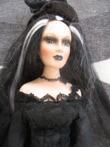 Bambola gotica vintage - gotica,